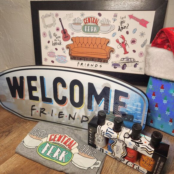Hobby Lobby Other - ☕🦞FRIENDS FAN BUNDLE!🚕 🗽 Wall Decor Signs DIY Art Central Perk Coffee TShirt